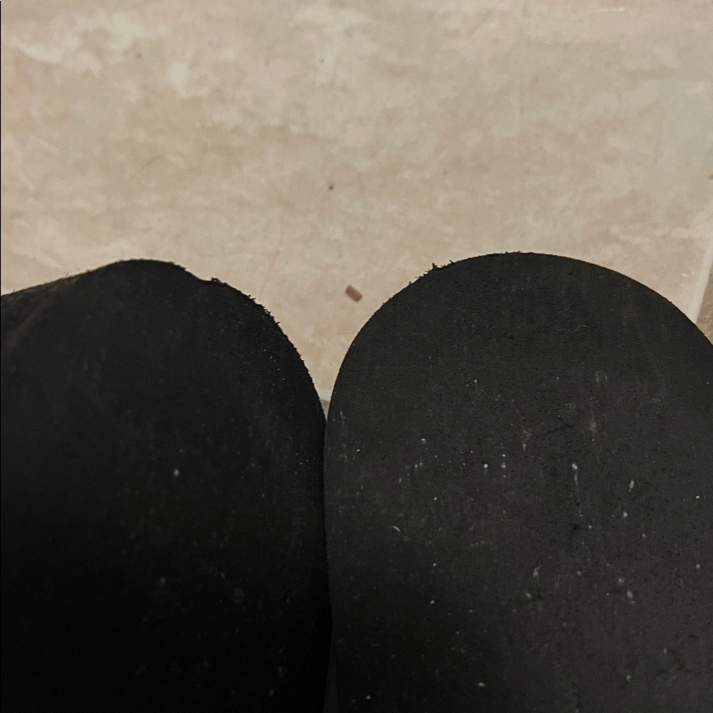Used all black Gucci thong platform flip flops (39) - Picture 5 of 5
